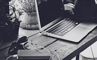 季后赛门票秒抢，粉丝热情难以抵挡，季后赛门票分成